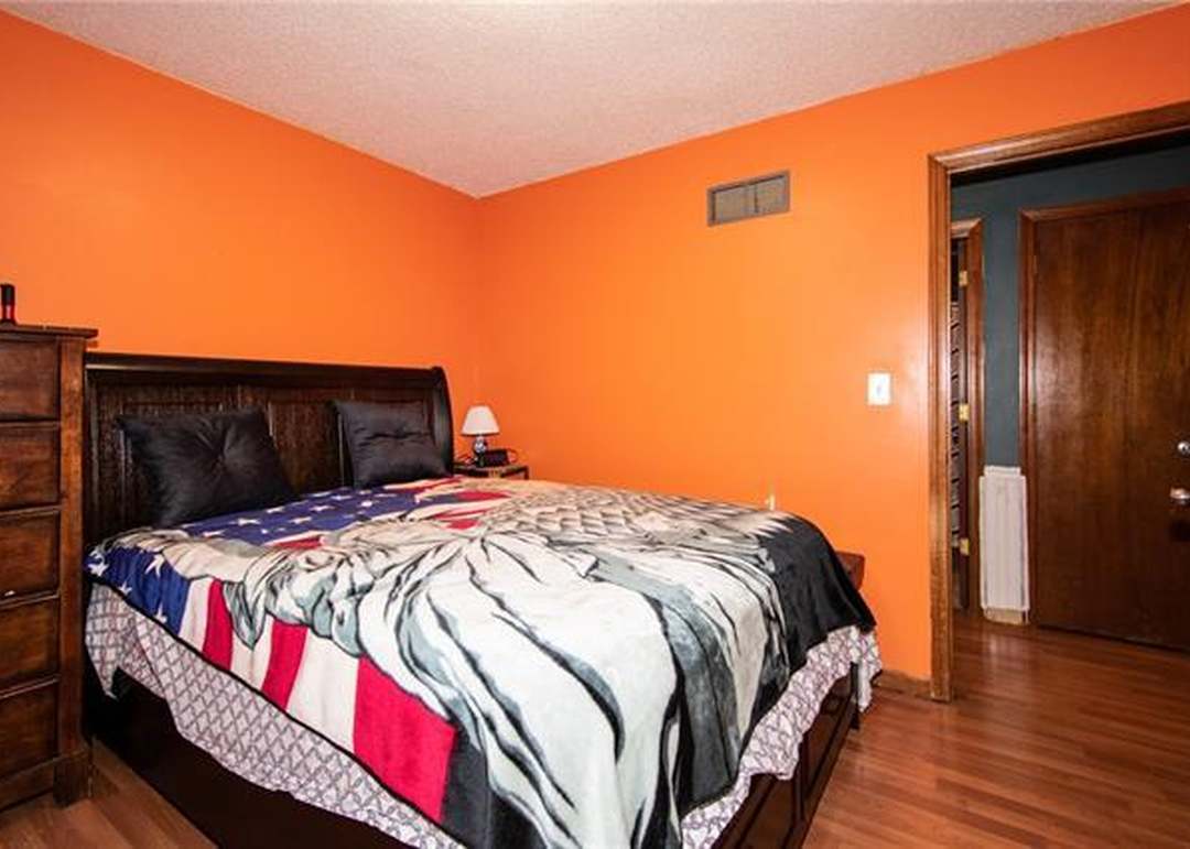 208 SW 26th Street — photo 5