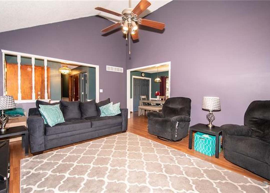 208 SW 26th Street — photo 11
