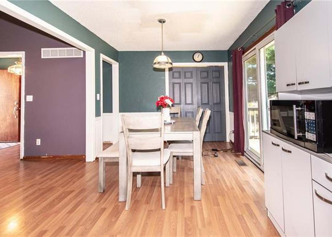 208 SW 26th Street — photo 15