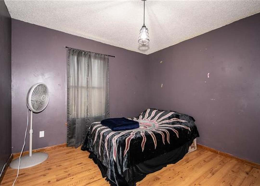 208 SW 26th Street — photo 22