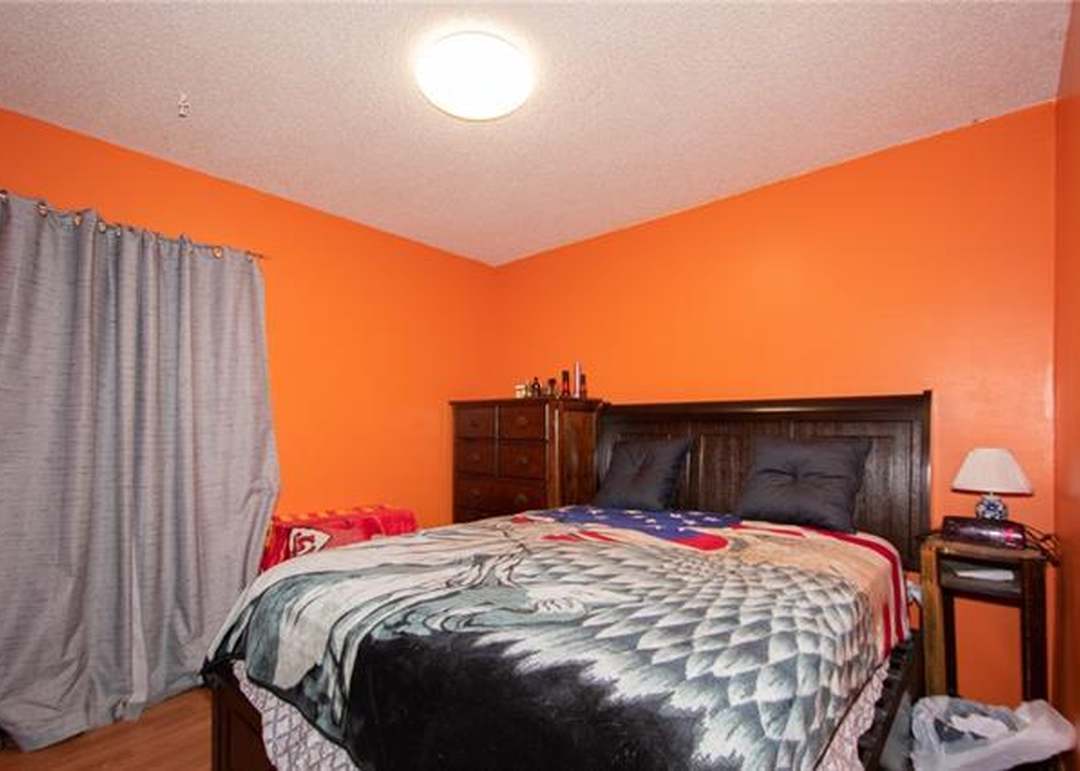 208 SW 26th Street — photo 23