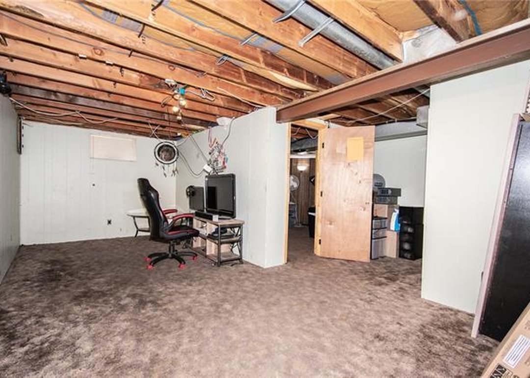 208 SW 26th Street — photo 27