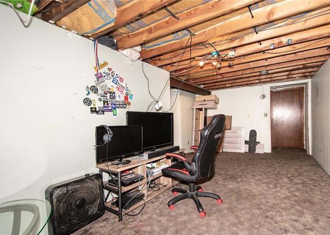 208 SW 26th Street — photo 28