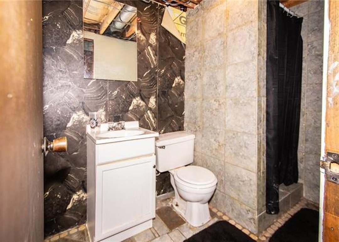 208 SW 26th Street — photo 30
