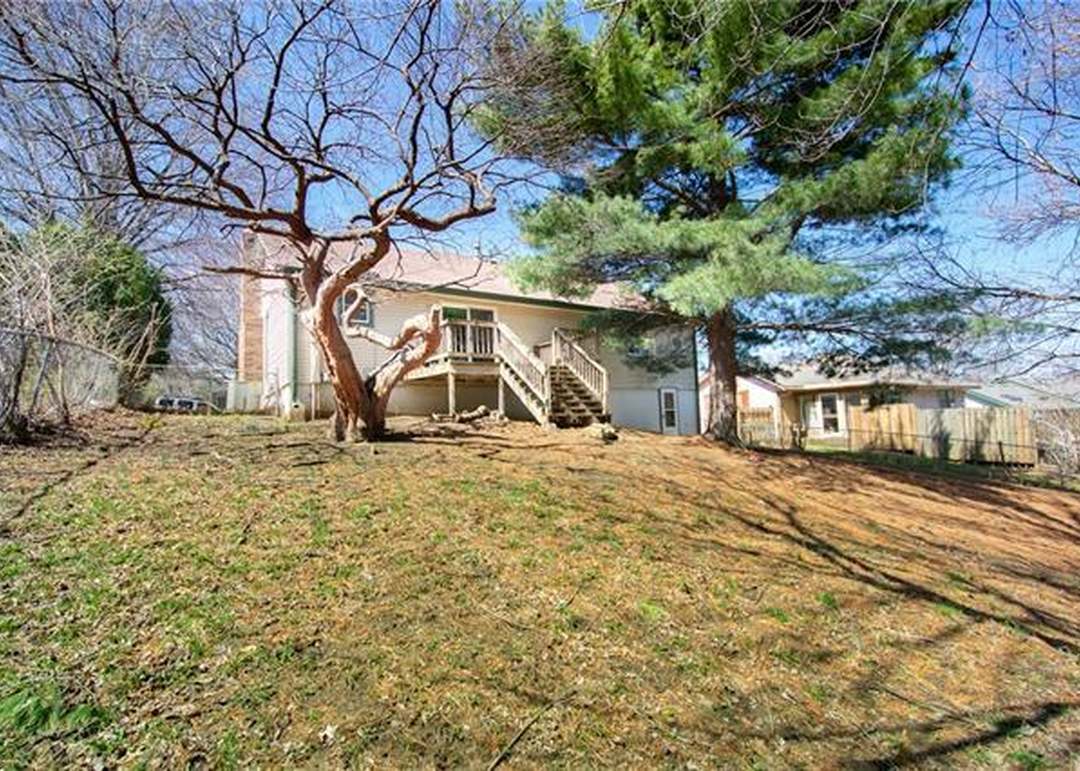 208 SW 26th Street — photo 35