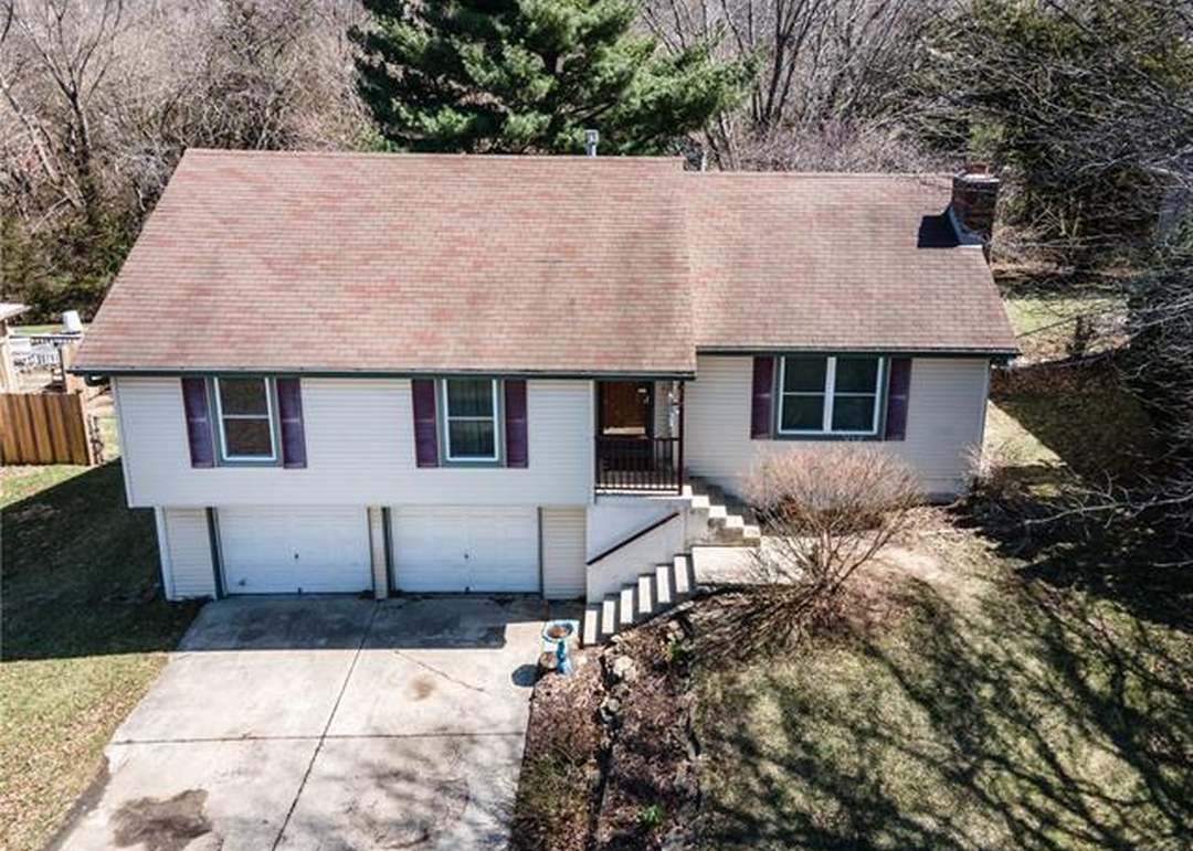 208 SW 26th Street — photo 37