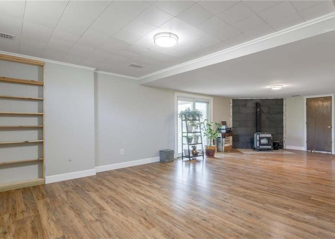 209 Hedge Street — photo 5