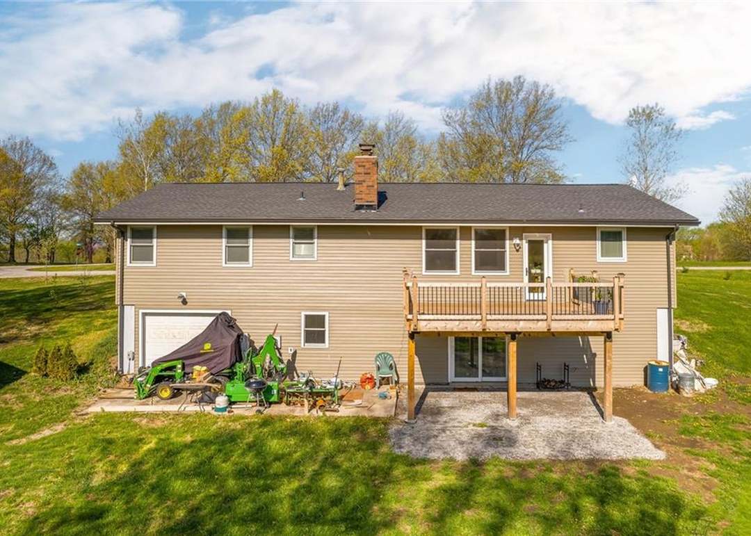 209 Hedge Street — photo 9
