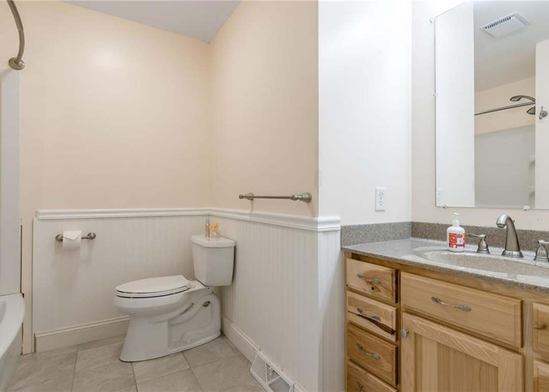 209 Hedge Street — photo 20