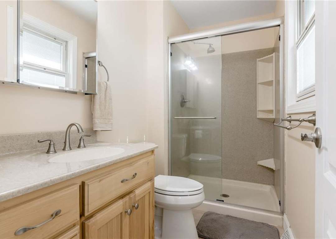 209 Hedge Street — photo 22