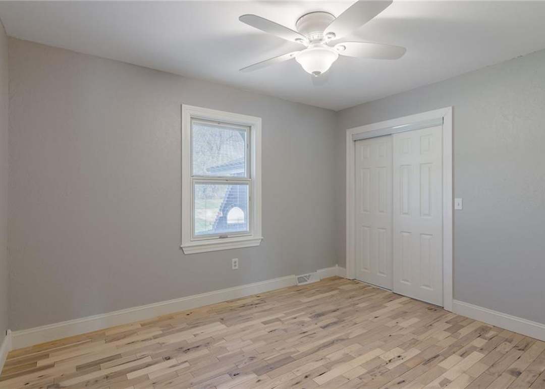 209 Hedge Street — photo 24