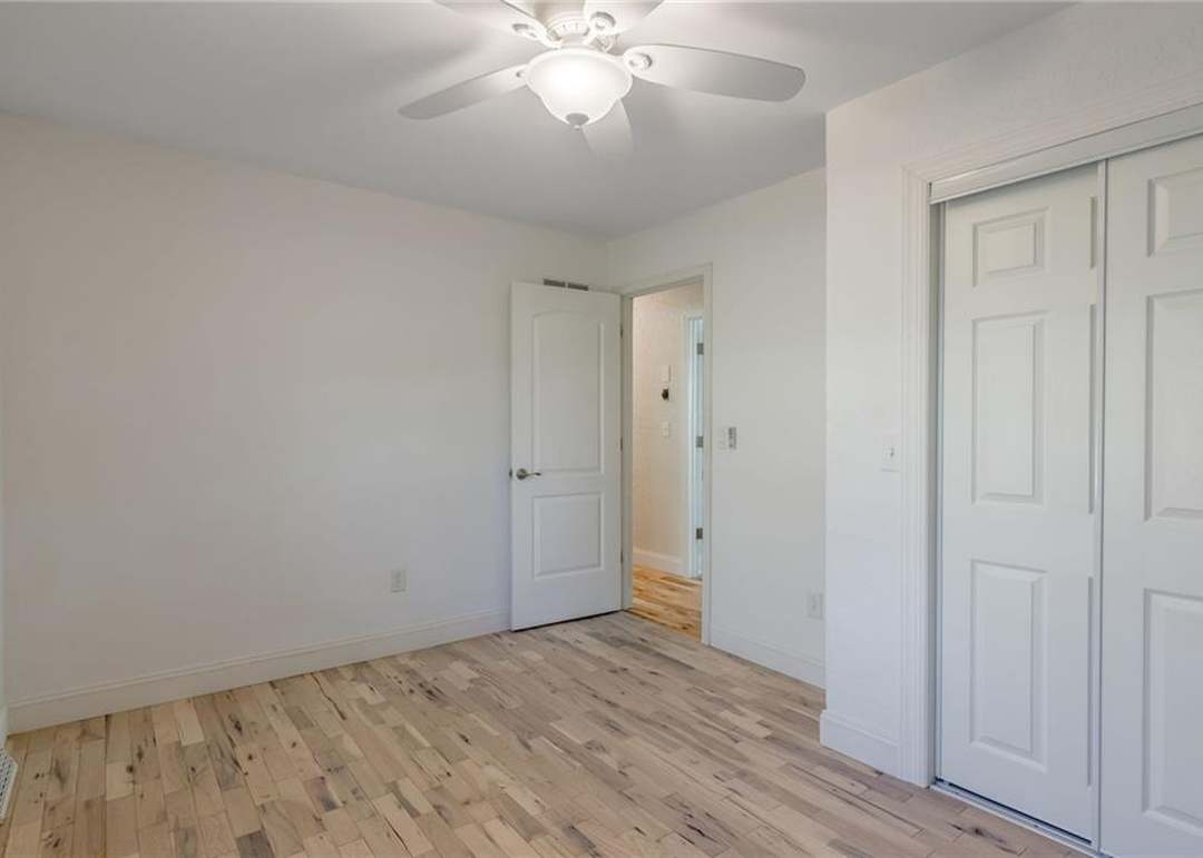 209 Hedge Street — photo 26