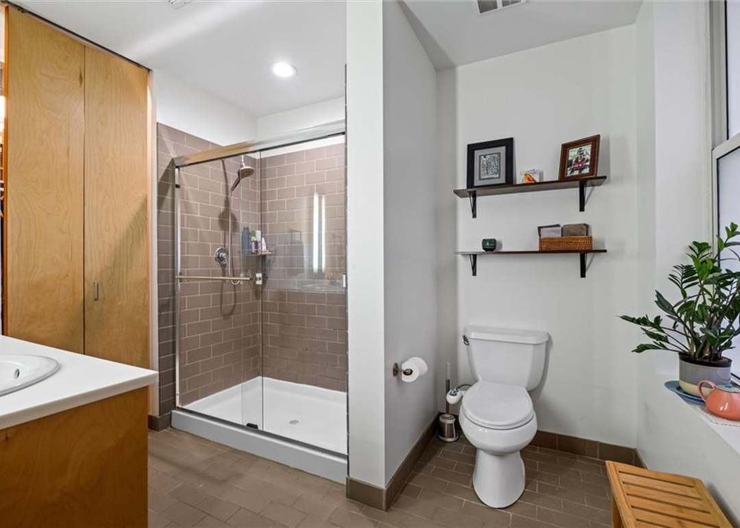 21 W 10th Street — photo 20
