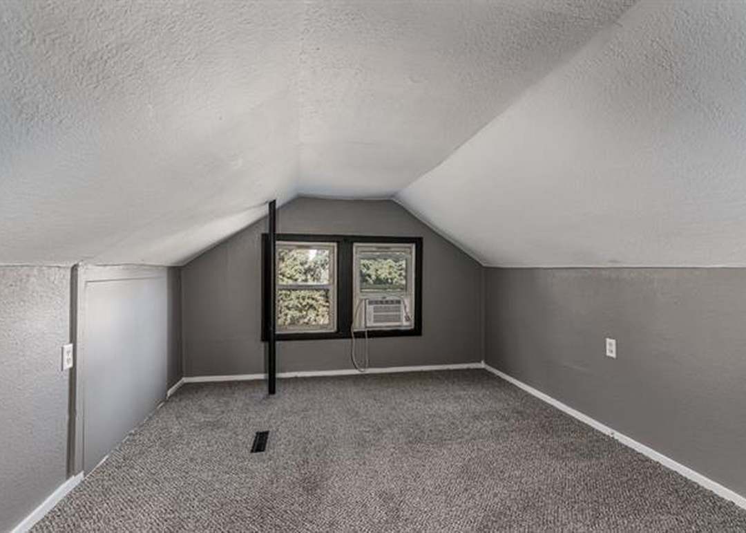 2100 N 77th Street — photo 9