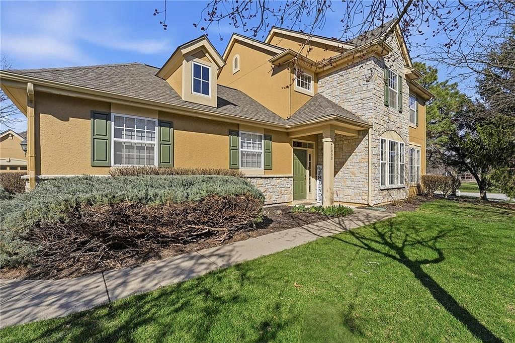 21050 W 118th Terrace, Olathe, KS