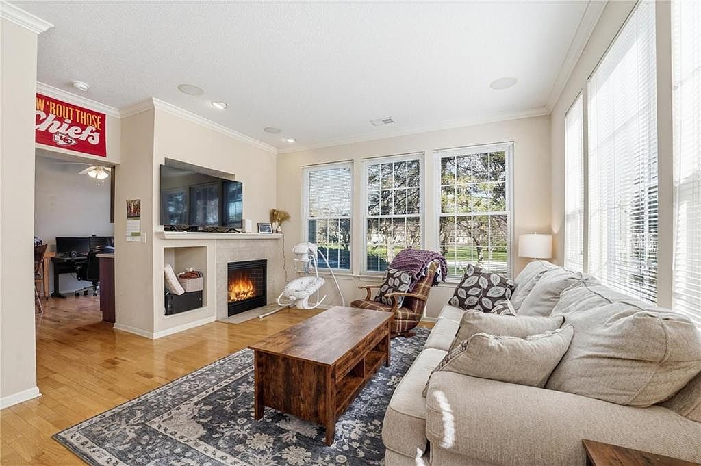 21050 W 118th Terrace — photo 11