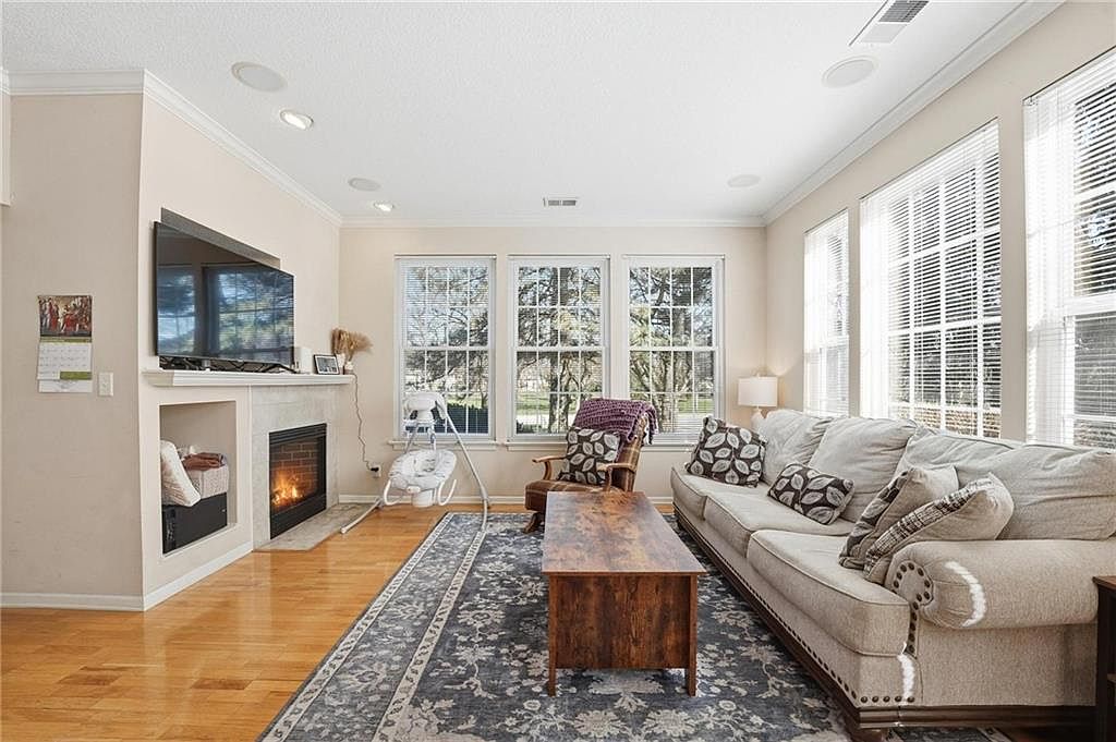 21050 W 118th Terrace — photo 12