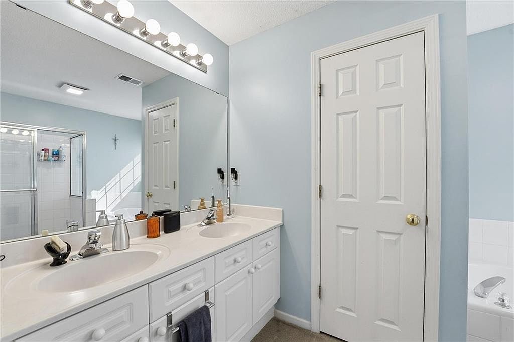 21050 W 118th Terrace — photo 27
