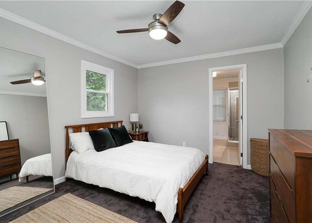 2106 W 73rd Street — photo 9