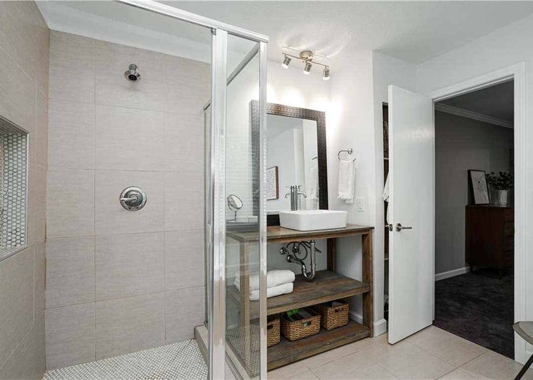 2106 W 73rd Street — photo 10