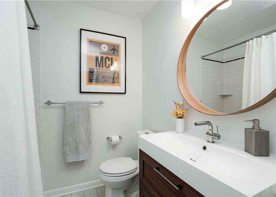 2106 W 73rd Street — photo 25