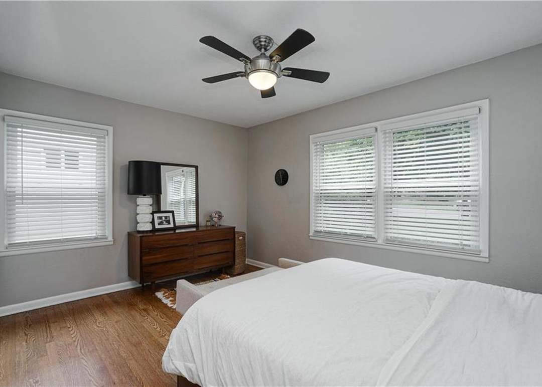 2106 W 73rd Street — photo 27