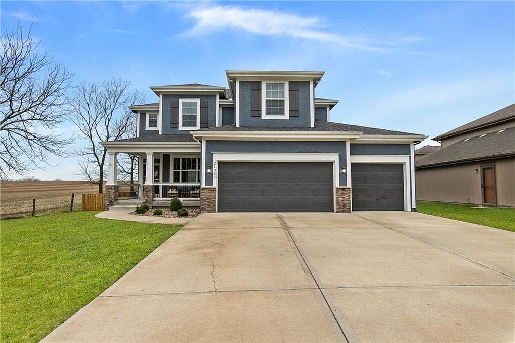 21086 S Skyview Lane — photo 1