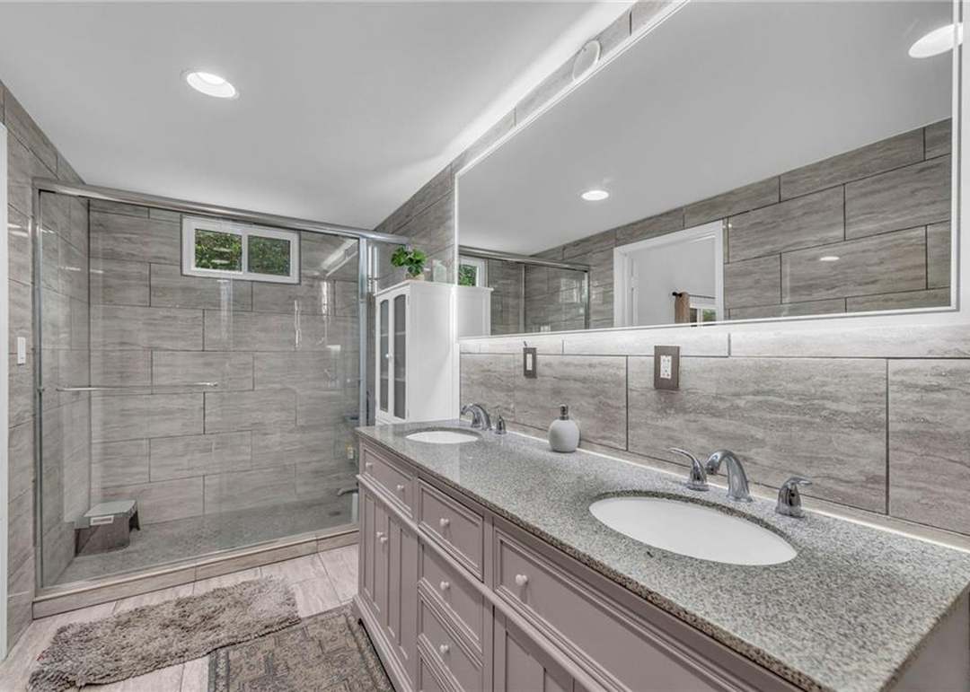 2112 E Jamestown Drive — photo 20
