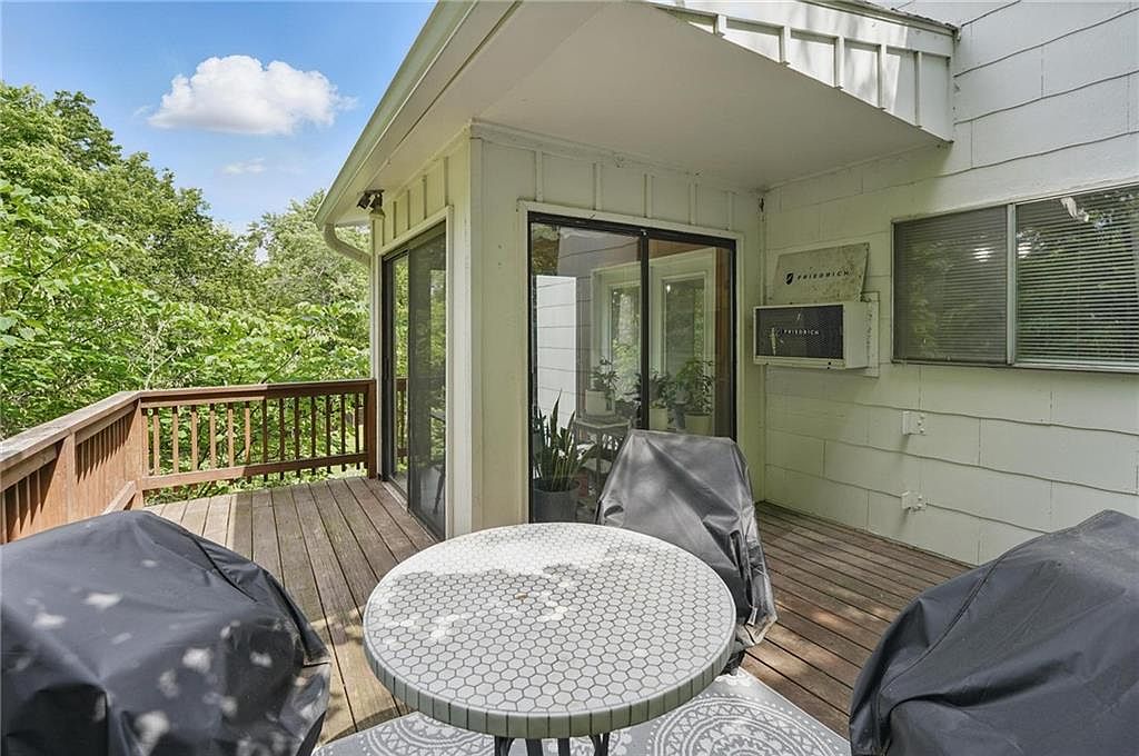 2114 Bristow Street — photo 35