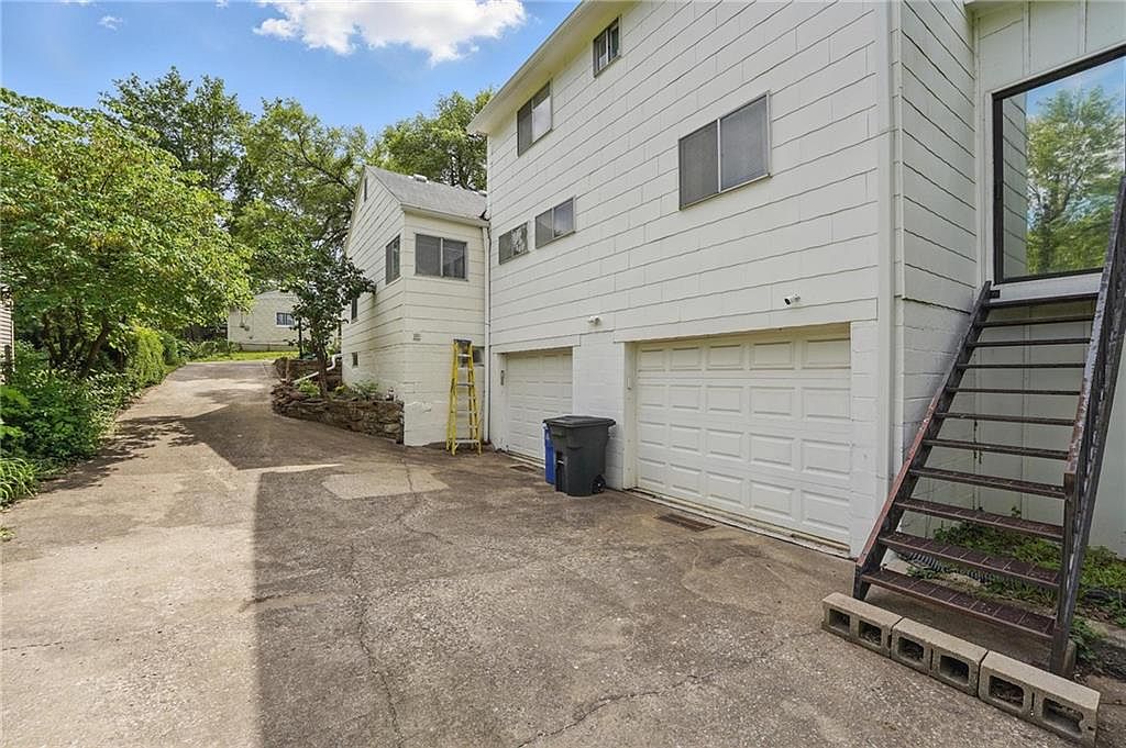 2114 Bristow Street — photo 36
