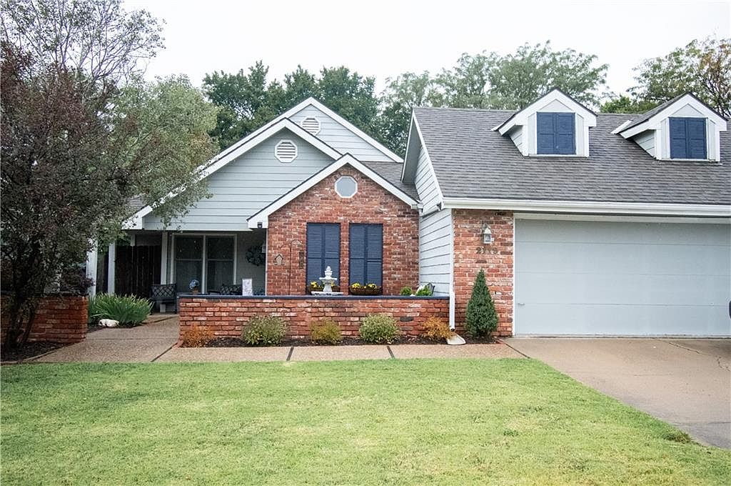 2119 Greenbrier Drive — photo 7