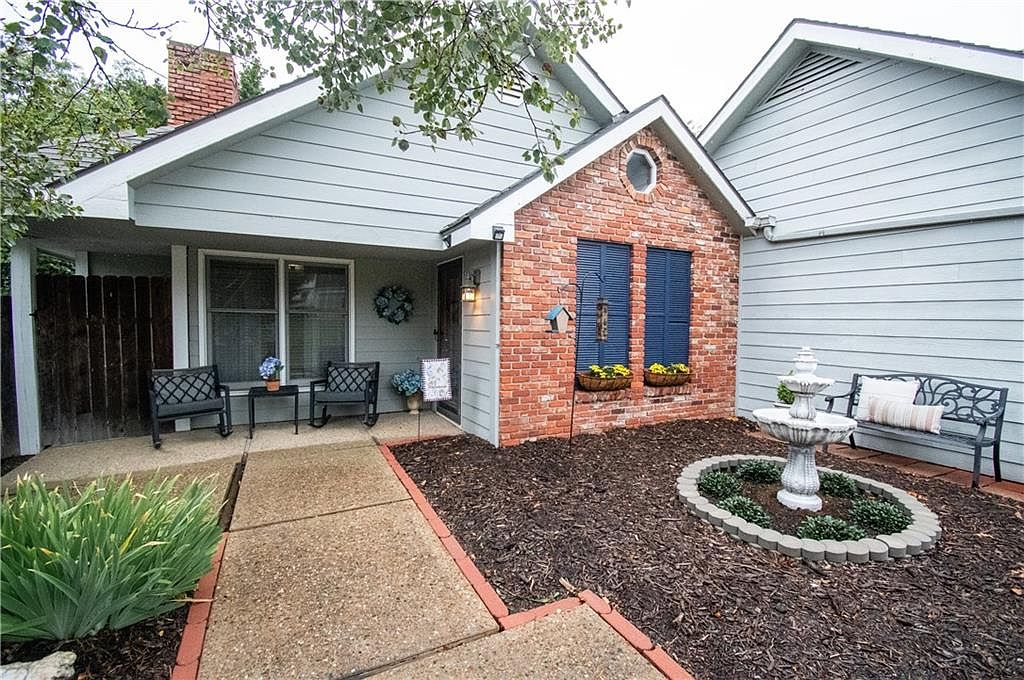 2119 Greenbrier Drive — photo 9