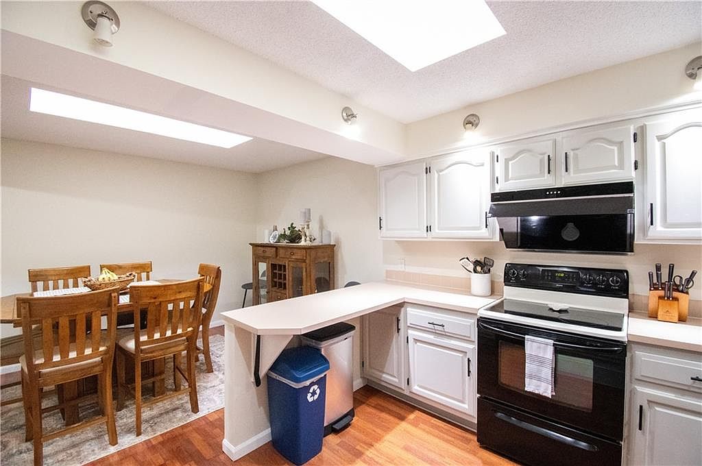 2119 Greenbrier Drive — photo 17