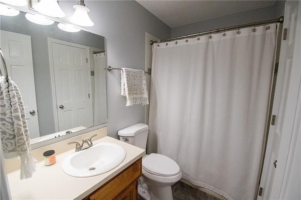 2119 Greenbrier Drive — photo 21