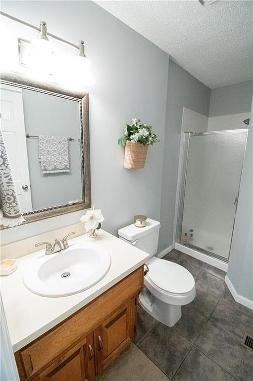 2119 Greenbrier Drive — photo 34