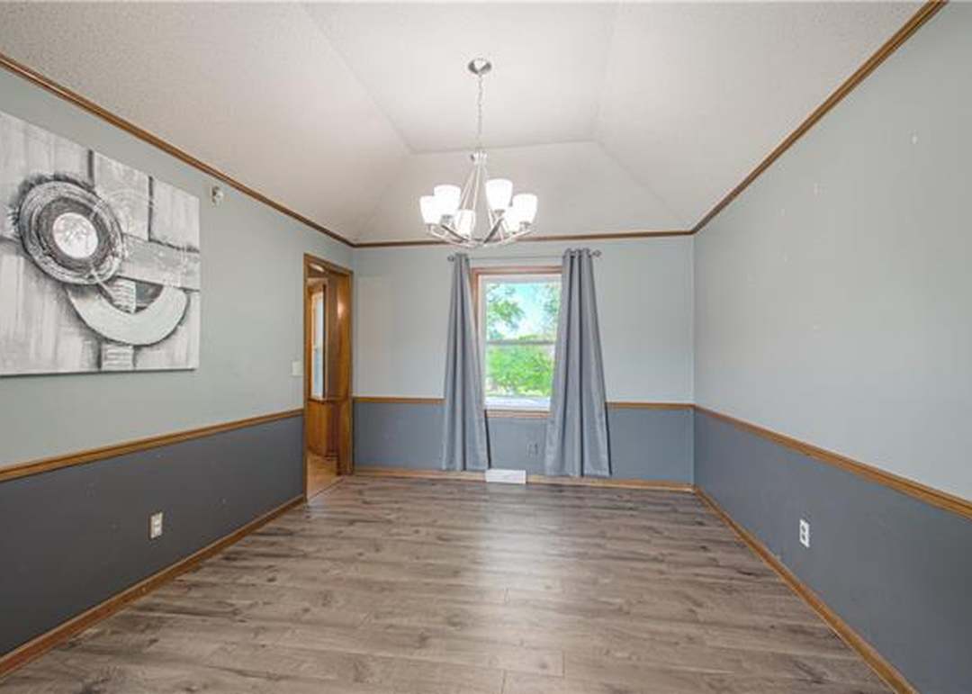 212 S Randolph Road — photo 11