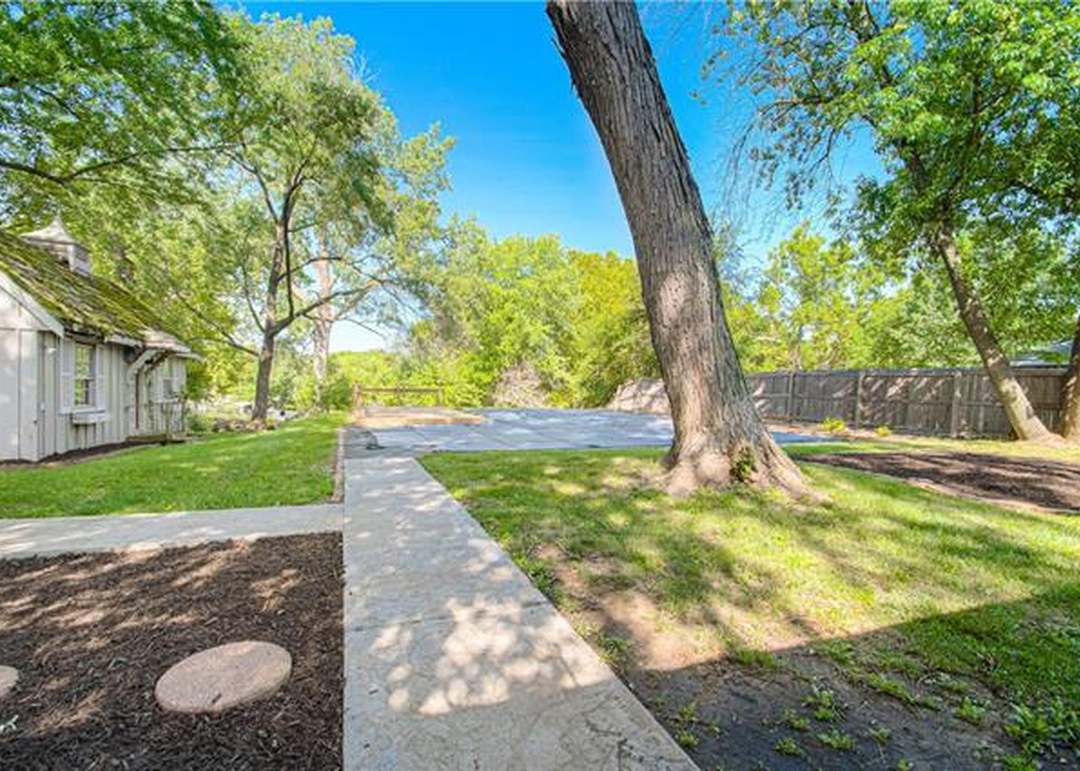 212 S Randolph Road — photo 26