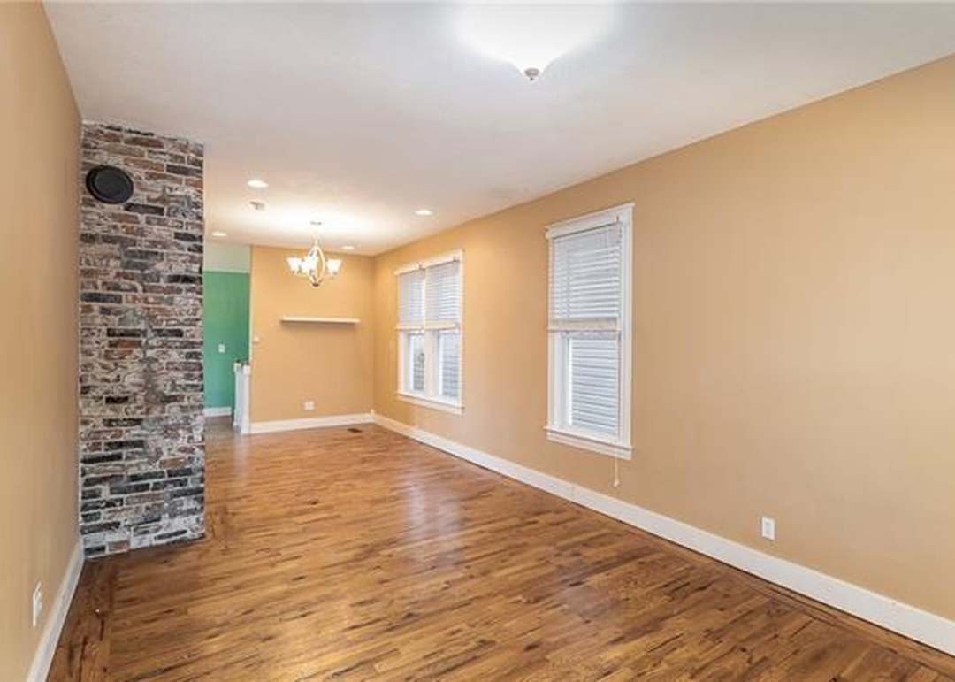 213 Brooklyn Avenue — photo 10
