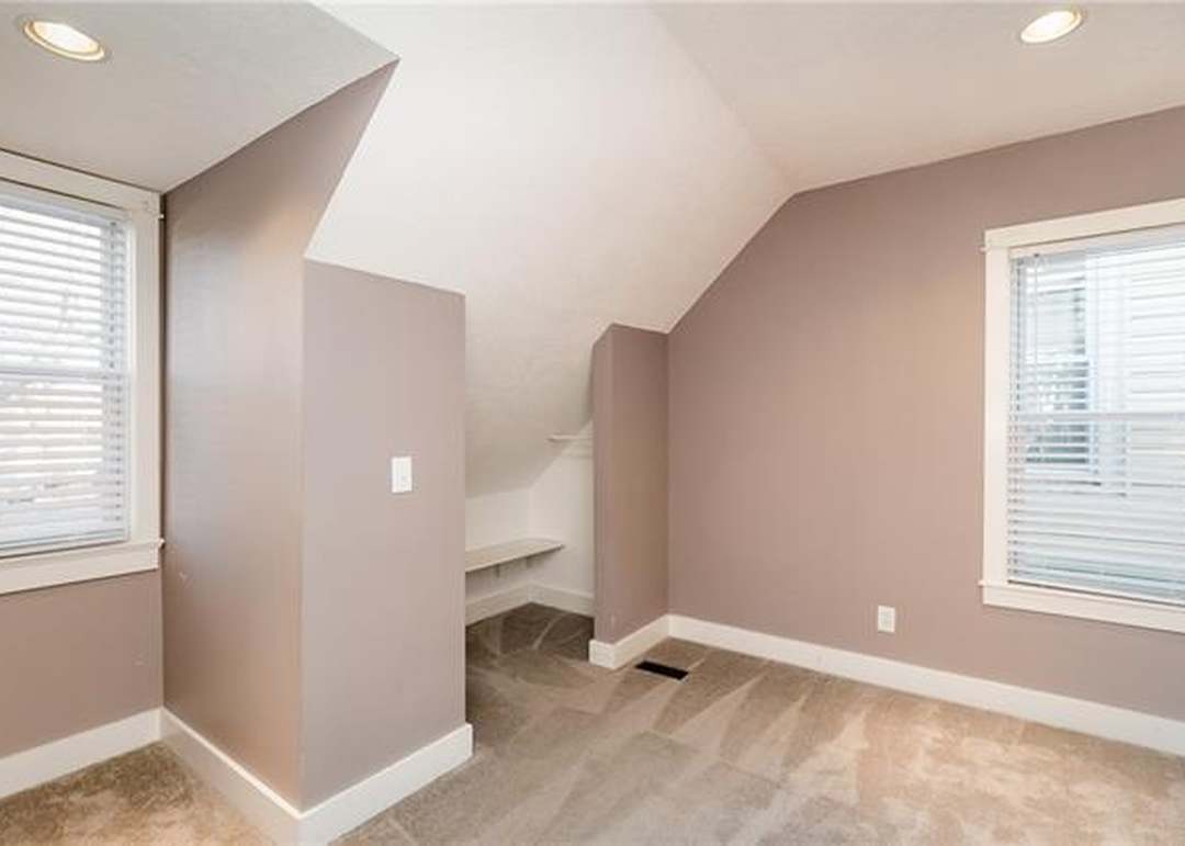 213 Brooklyn Avenue — photo 17