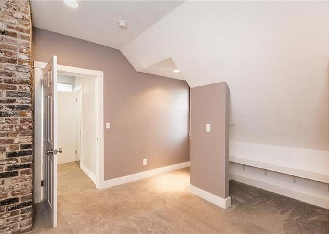 213 Brooklyn Avenue — photo 18