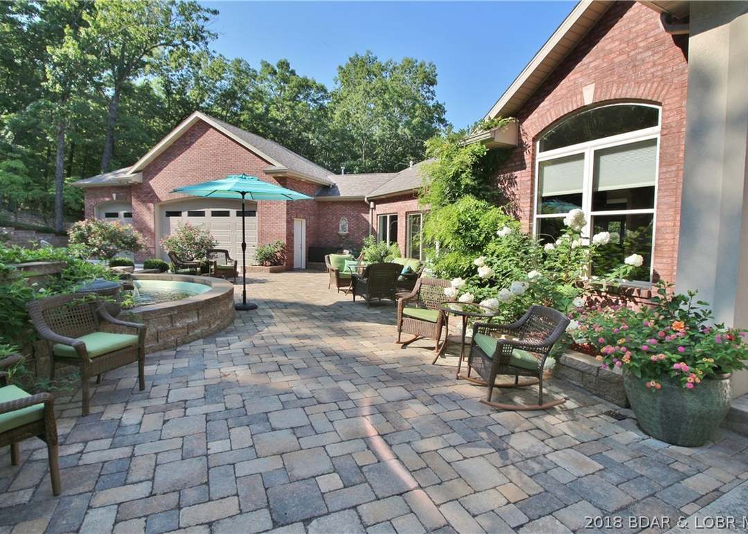 213 Lake Village Boulevard — photo 11