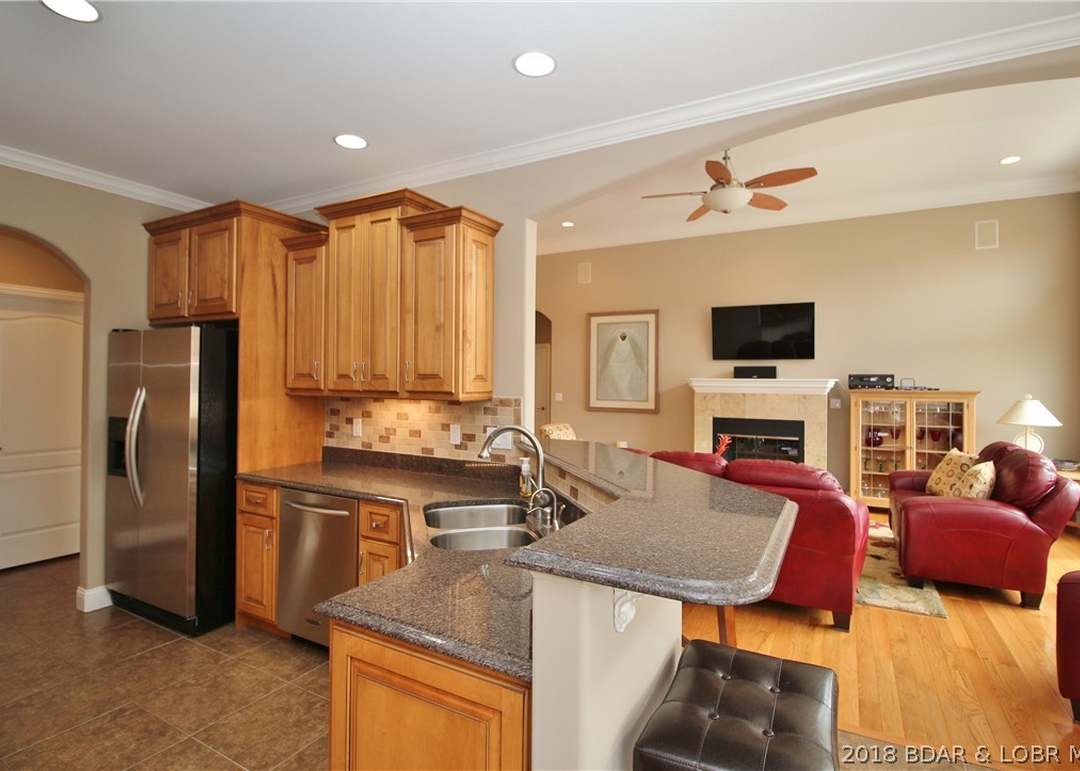 213 Lake Village Boulevard — photo 14