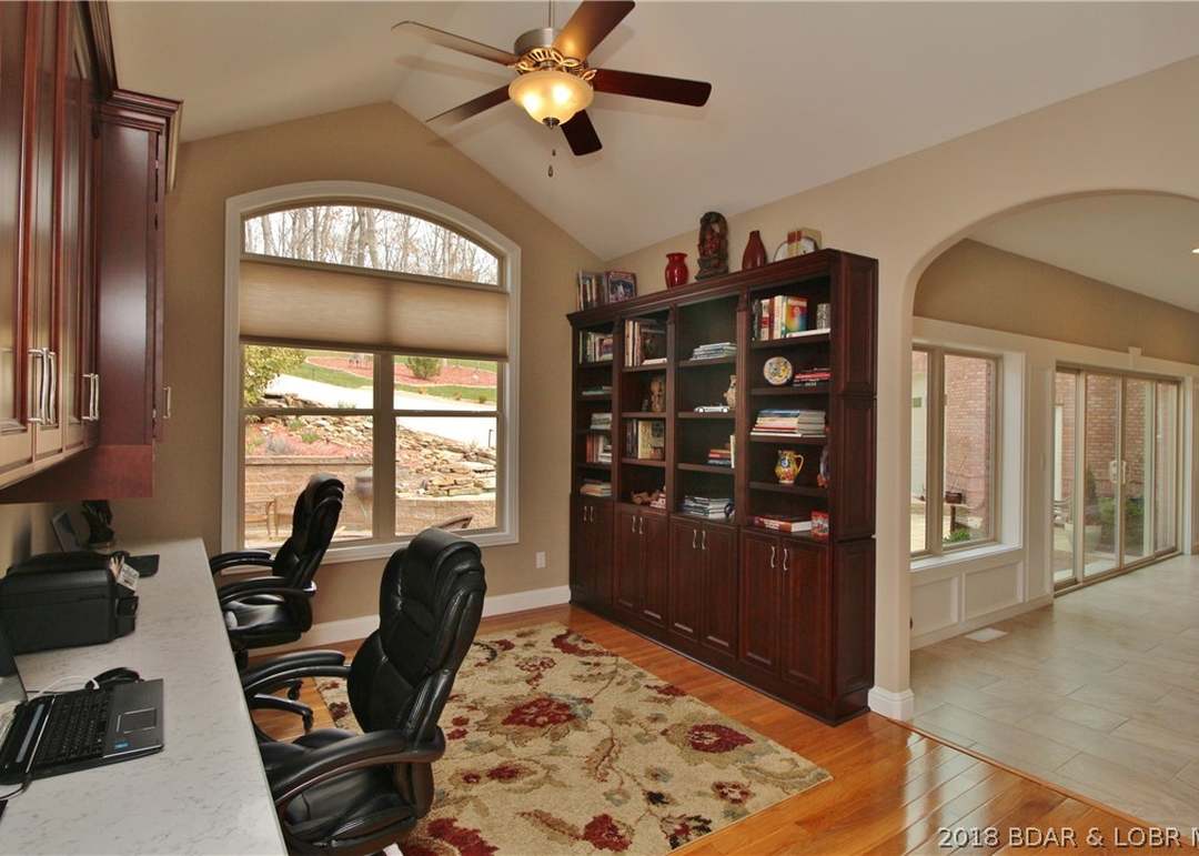 213 Lake Village Boulevard — photo 25