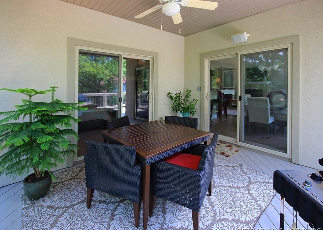 213 Lake Village Boulevard — photo 28