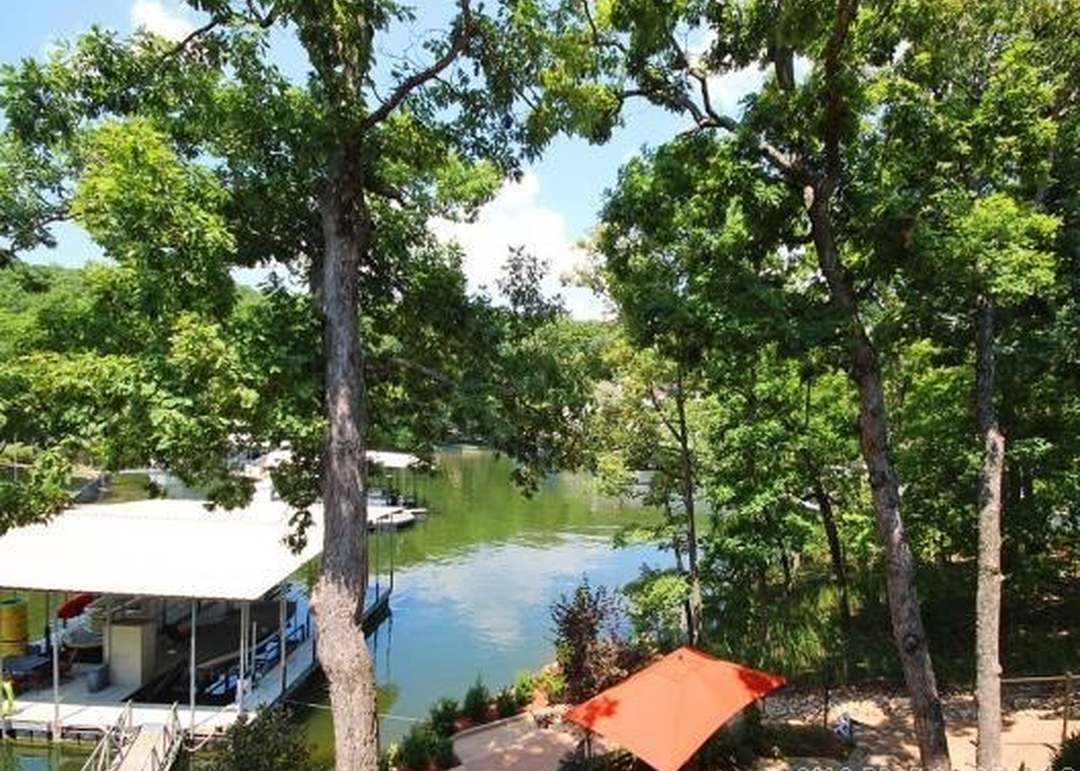 213 Lake Village Boulevard — photo 32