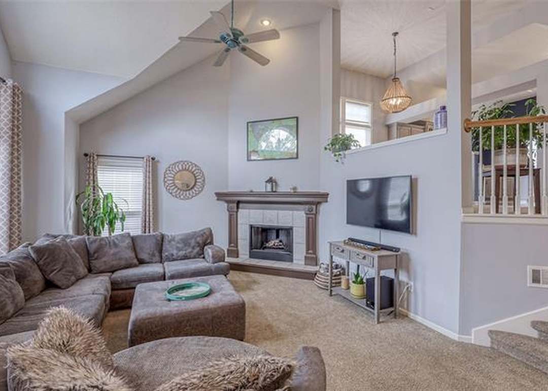 21309 W 50th Terrace — photo 9