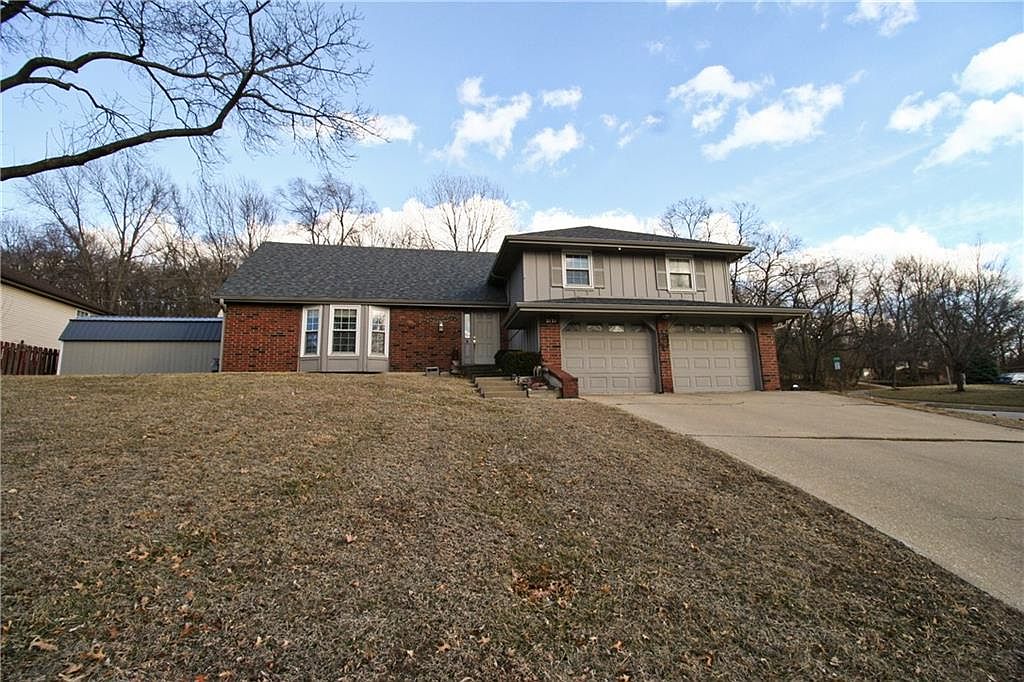 2131 Francis Court — photo 1