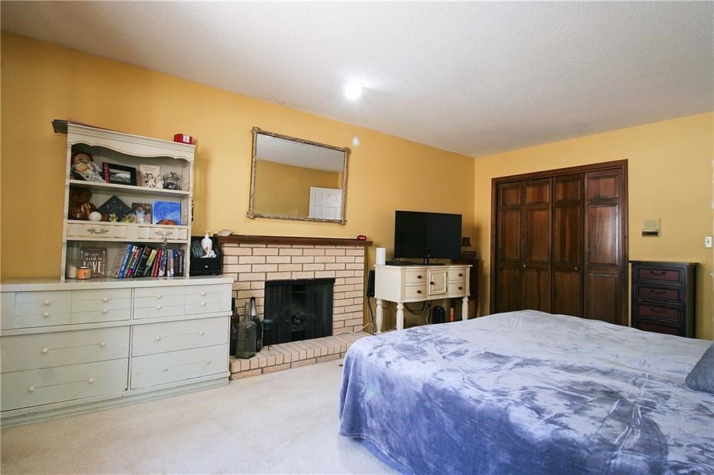 2131 Francis Court — photo 22