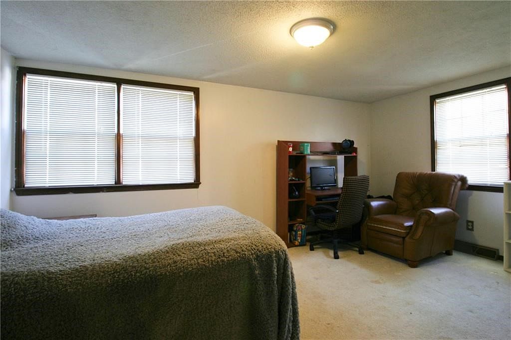 2131 Francis Court — photo 32