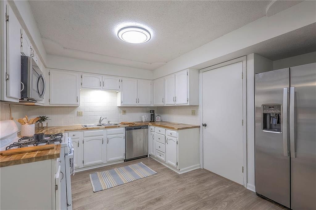 2131 N 115th Street — photo 10